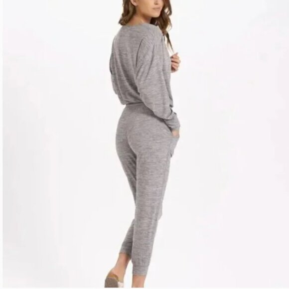 VUORI Melange Grey Long Sleeve Lux Jumpsuit Size L - Picture 2 of 8